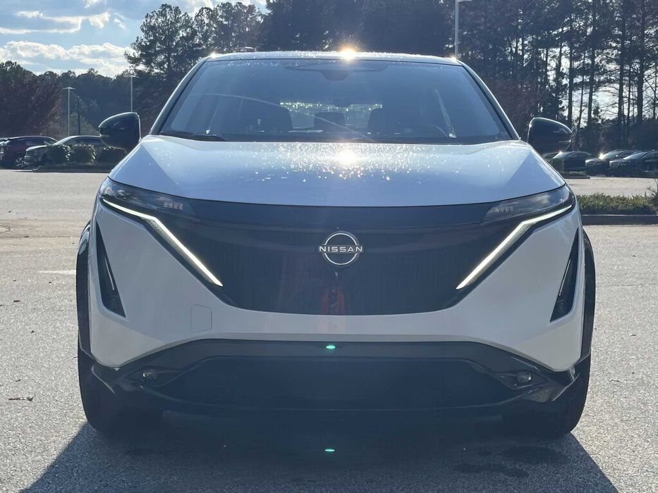 Nissan Ariya      2024