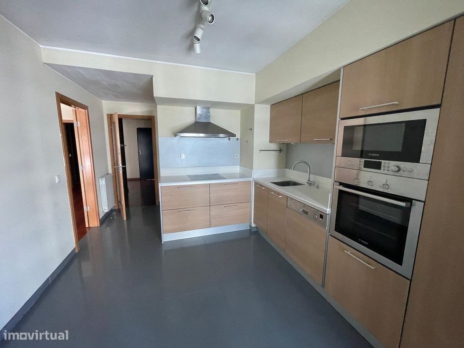 Apartamento T3 Venda em Ramalde,Porto