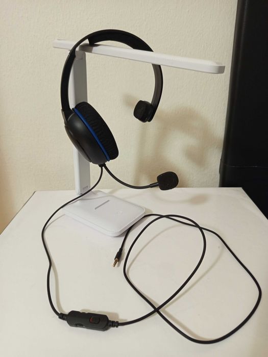 Ps4 Slim com jogos e assessórios