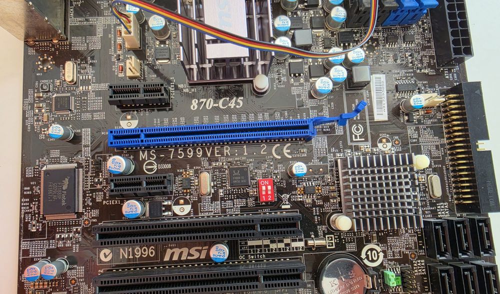 MSI 870-C45 + AMD Athlon II X4 635 2.9GHz + 8GB DDR3 + Arctic Alpine 64