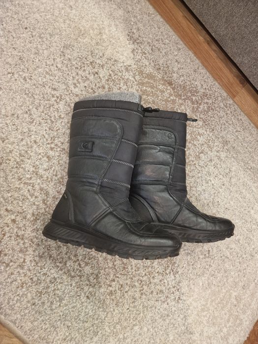 Продаю взуття екко