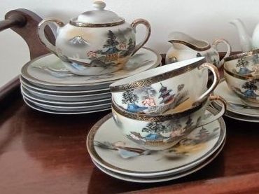 Serviço de chá (6 peças) completo Ritz china hand painted.