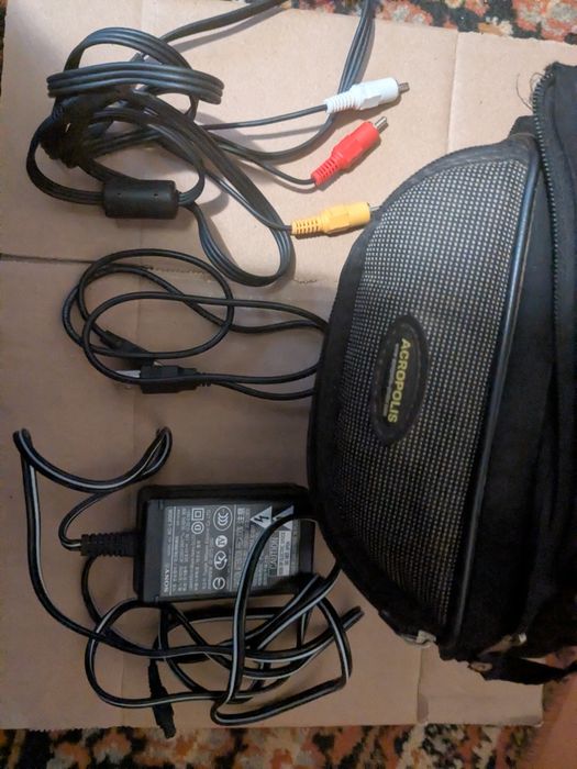 Відеокамера SONY Handycam DCR-DVD108E