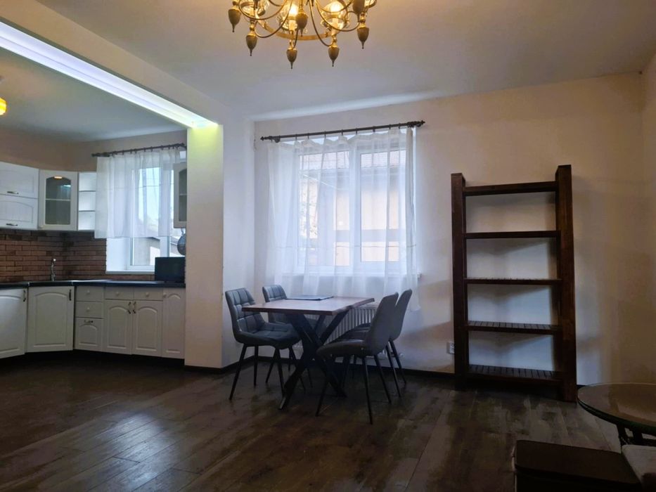 Буча. Сучасний будинок з ремонтом