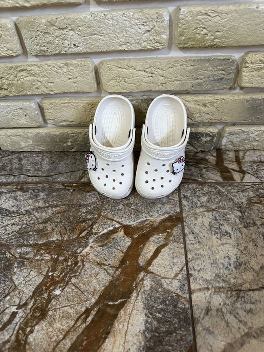 крокси, тапочки взуття