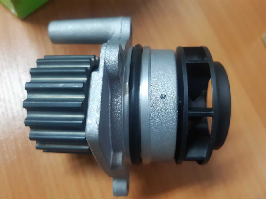Насос системи охолодження VALEO  WV\SKODA\SEAT\AUDI 1.6-2.0 tdi.