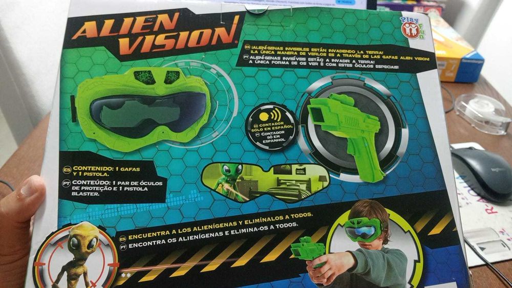 Jogo Interativo Alien Vision IMC Toys - Óculos 3D e Pistola Blaster (Ref. 95144)