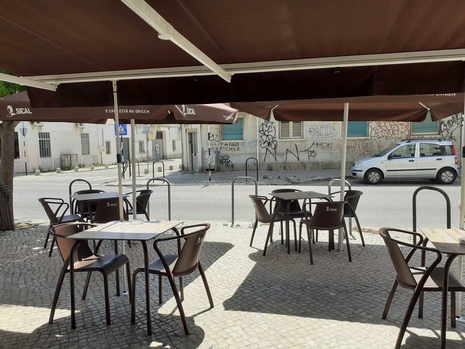 Cafeteria com esplanada