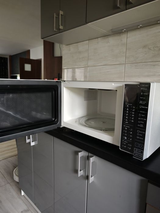 Sprzedam mikrofalówkę Whirlpool