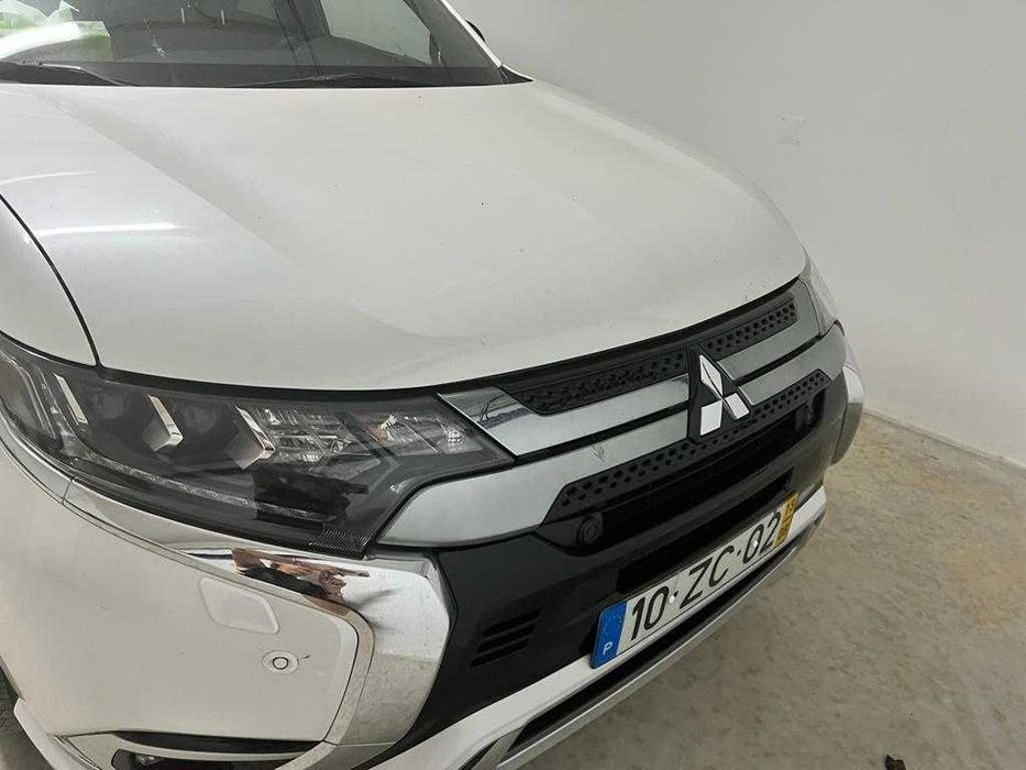 Mitsubishi Outlander 2.4 PHEV INSTYLE