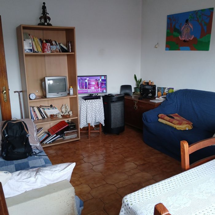 Alugo quarto perto do Marquês, no Porto