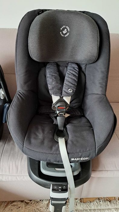 Foteliki  Samochodowe z bazą