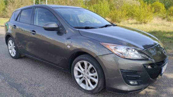 MAZDA 3 hatchback