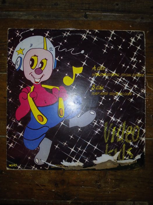 LP Video Kids - Woodpeckers From Space