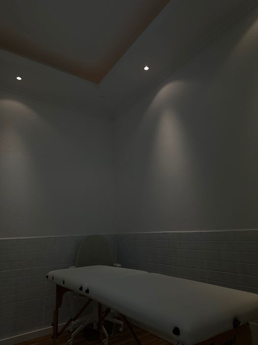 OPORTUNIDADE: Aluga-se Mesa de Unhas e/ou Sala