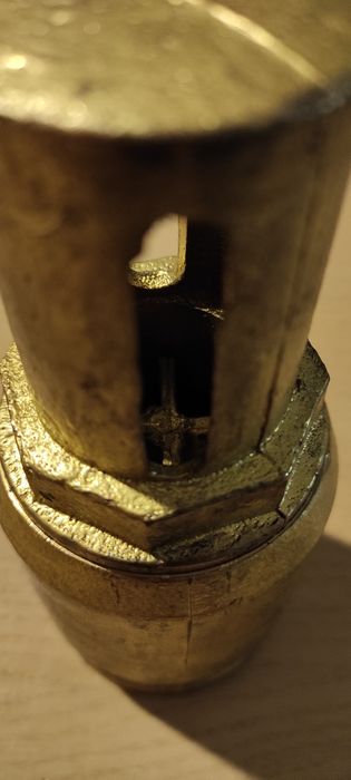 Stary mosiężny zawór odpowietrzająco- spustowy CO ,1 i ½ cala