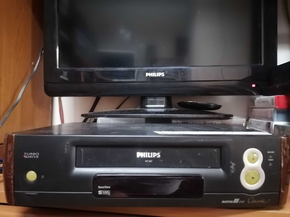 Magnetowid S-VHS Philips VR 967