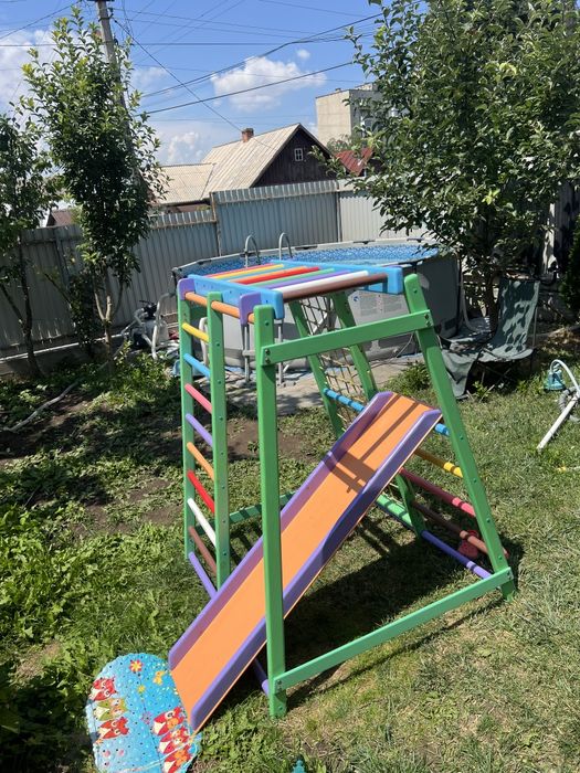 Дитячий ігровий комплекс із гіркою