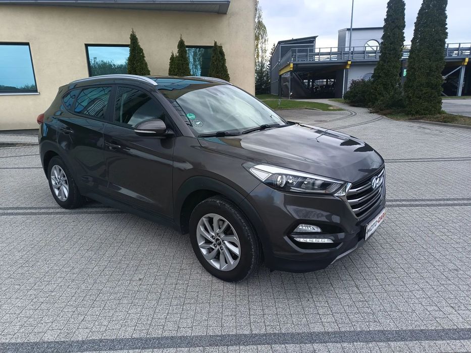 Hyundai Tucson 1,7 Diesel Climatronic Alu Navi Kamera Parktronic NOWE OPONY