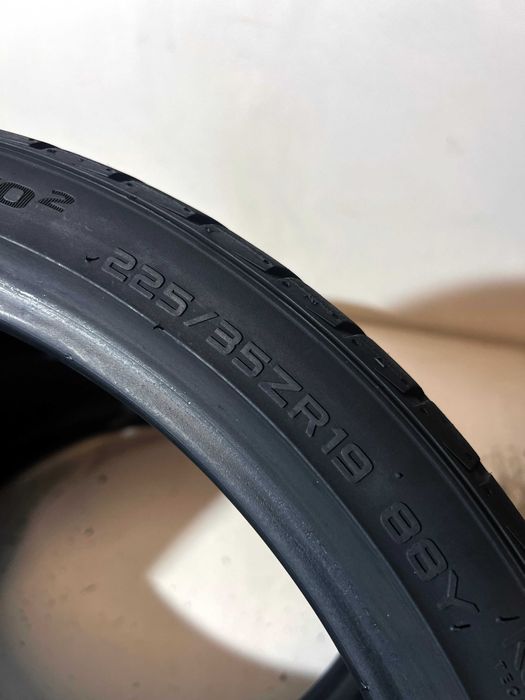 Pneus Hankook Ventus V12 Evo2 - 225/35/19 - Excelentes