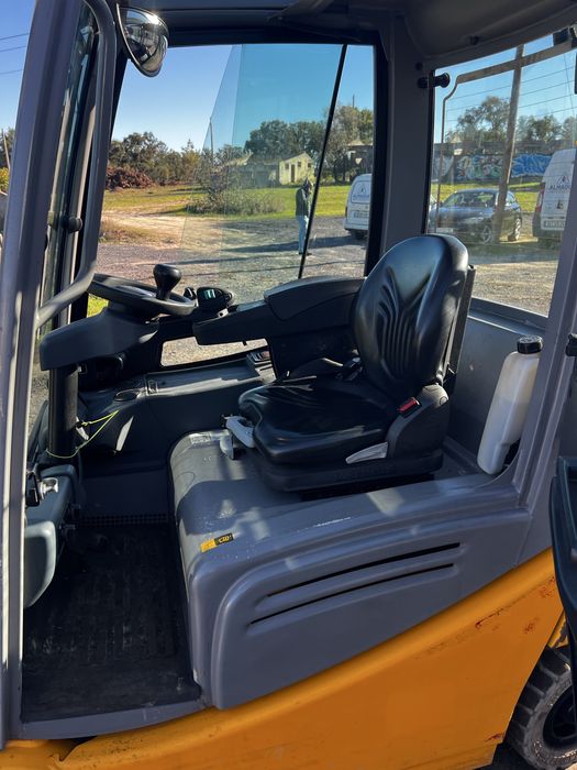 "Máquina " Empilhador Elétrico jungheinrich