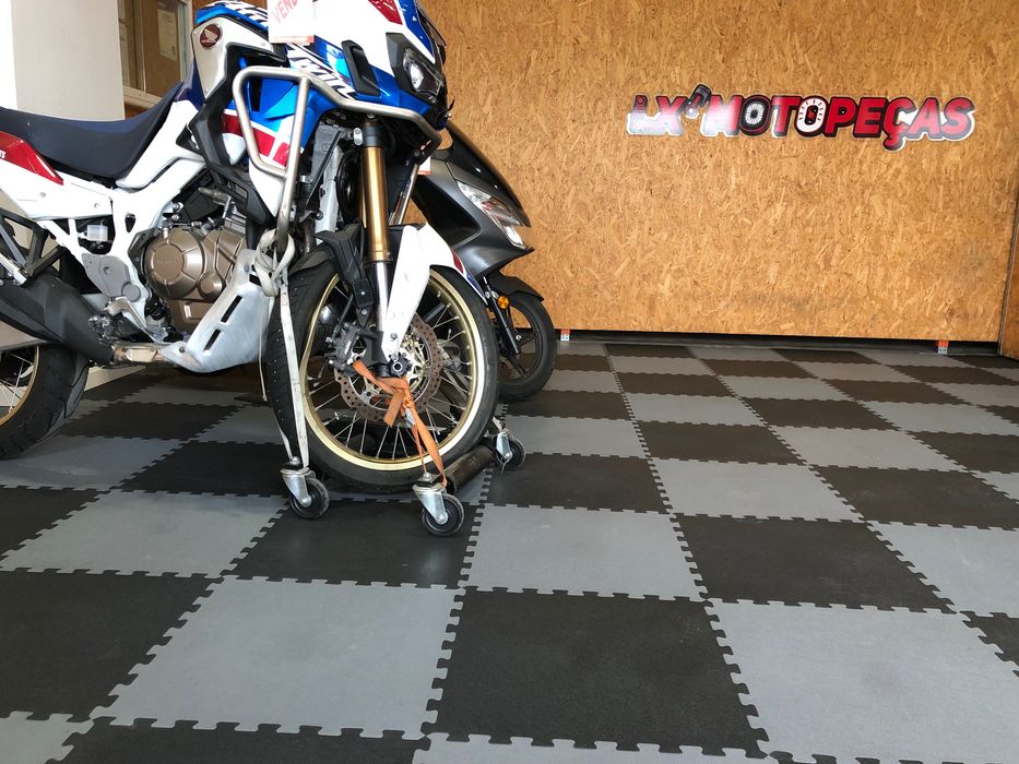 Piso em PVC para Oficinas de Motos e Auto