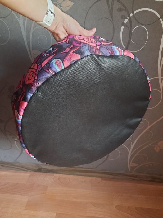 лежанка лежак для кішок та собак Fifa 42×42×13 см Нова