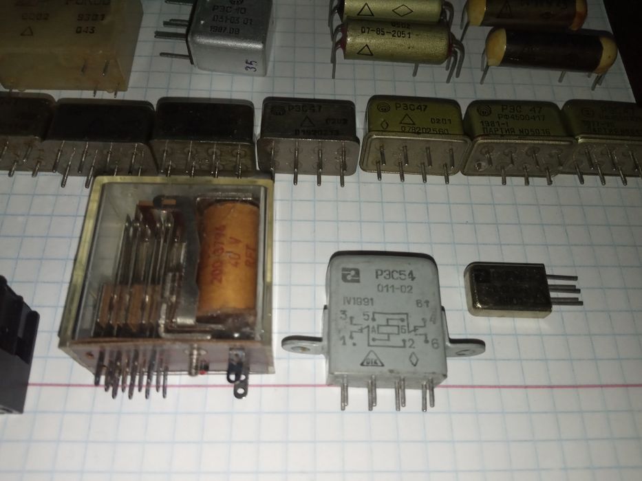 Реле різні ті що на фото