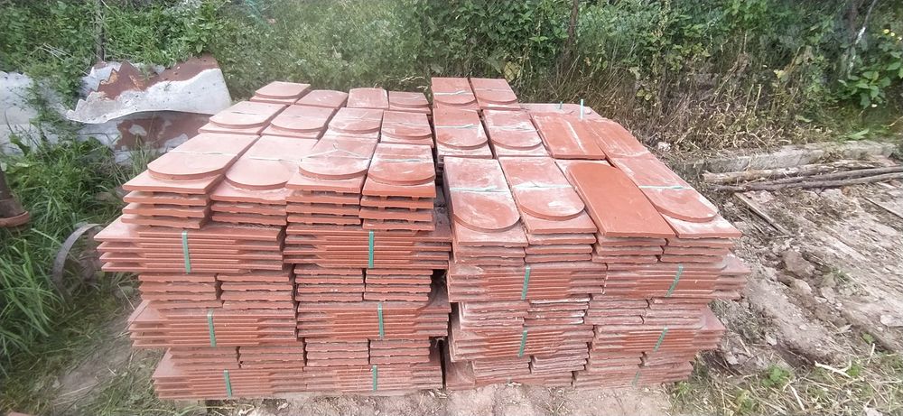 Керамічна черепиця залишки