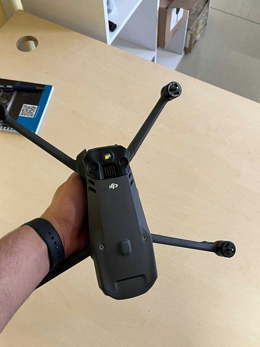 DJI Mavic 3E — 2 години нальоту, ідеальний стан, готовий до польоту