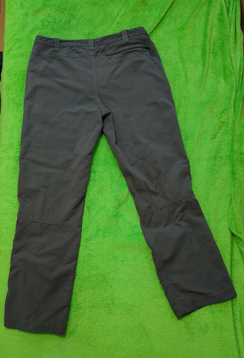 Сірі штани Berghaus
