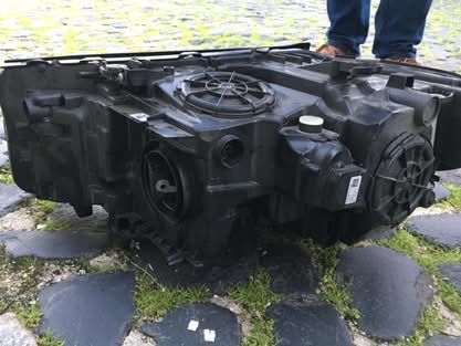 Farol BMW 520D lado direito de 2018 em LED