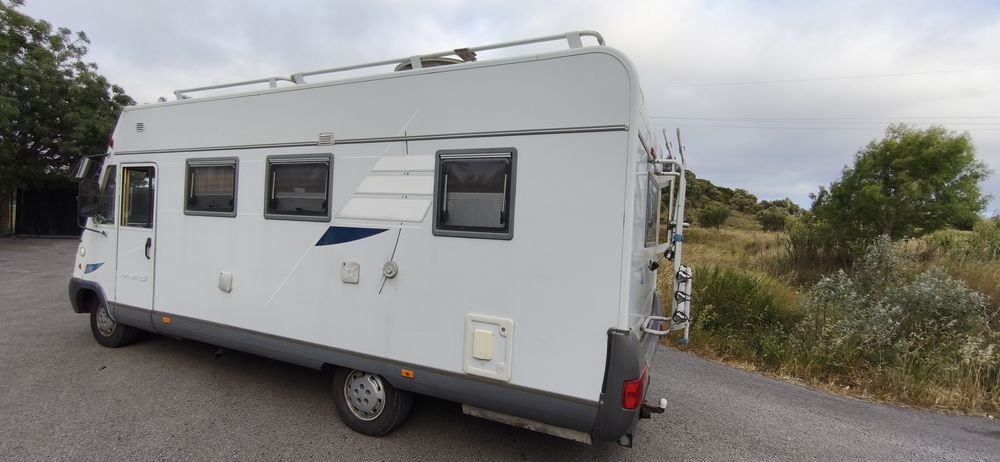 Autocaravana hymer 2.8  5 lugares de livrete