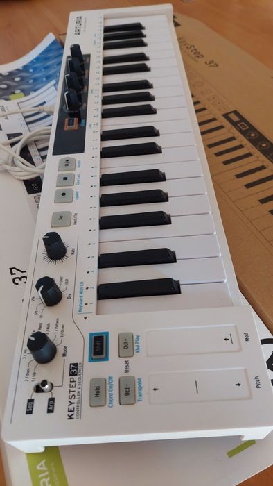 Teclado controlador midi arturia keystep 37