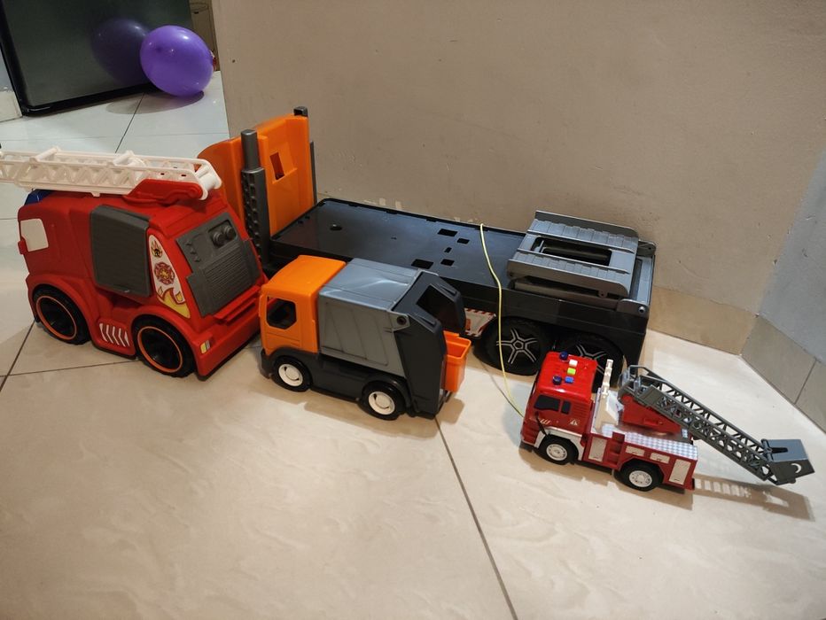 Zestaw aut - laweta, śmieciarka + dwie straże pożarne
