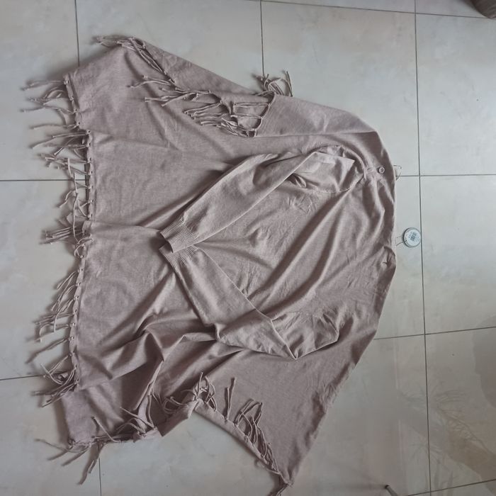 Sweter firmy APRICOT z frędzlami nowy M