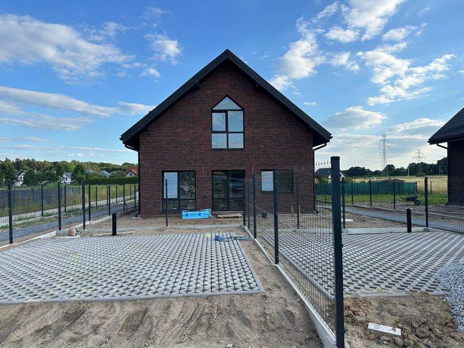 Nowoczesny bliźniak z cegły ręcznie formowanej!