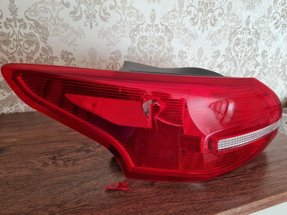 Ліхтар лівий,Ford Focus lll 2015 рік