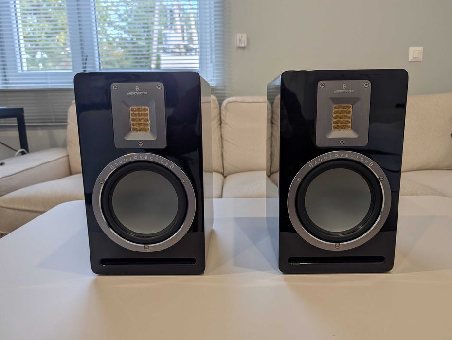 Kolumny podstawkowe Audiovector QR1 czarne piano black Warszawa / Łazy