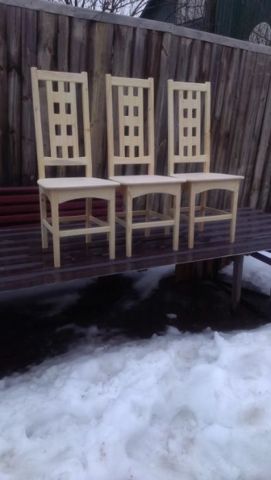 Столы и стулья из дерева