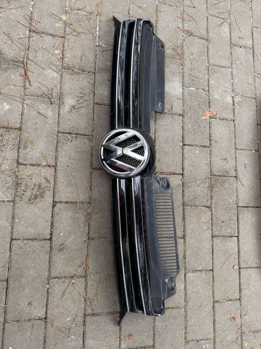 Volkswagen Golf VI atrapa gril demontaz orginal czarny