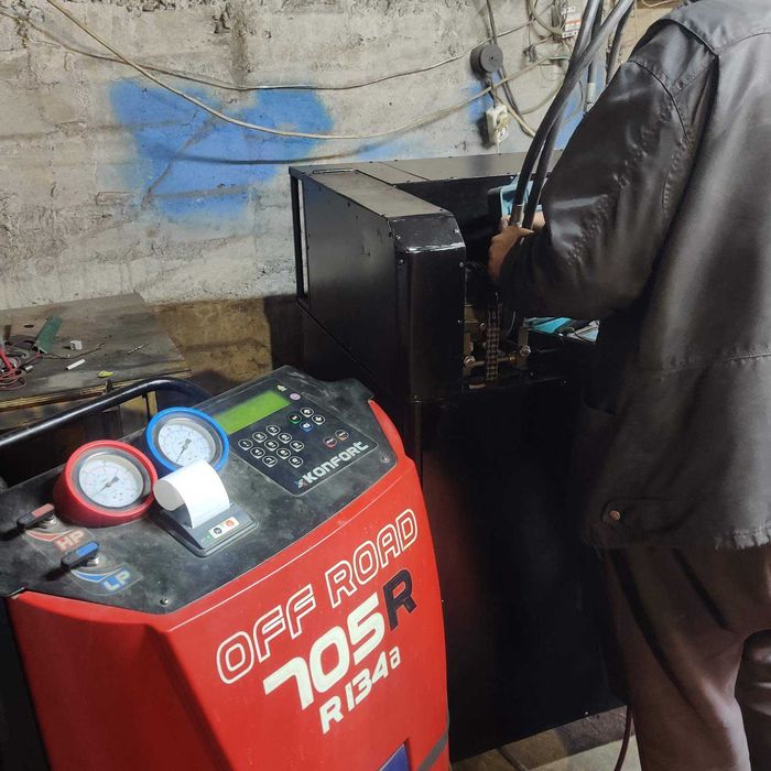 Перевірка компресорів автокондиціонерів на стенді ремонт заправка