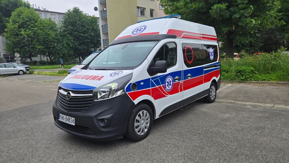 Opel VIVARO TRAFIC AMBULANS KARETKA  Ambulans Karetka typ B nosze karetkizwadowic.pl