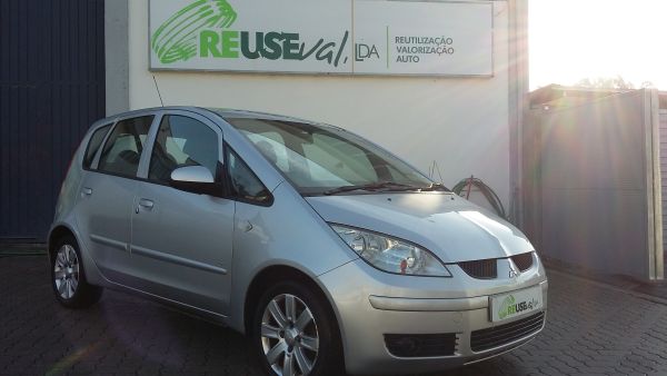 Manga de eixo frente esquerda MITSUBISHI Colt VI (Z3_A, Z2_A)