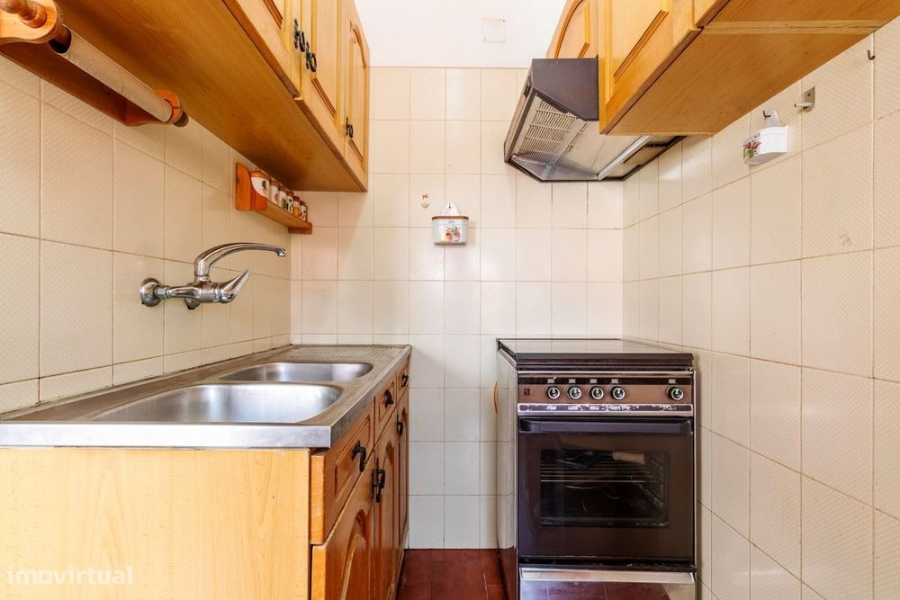 Apartamento T1 c/ Varanda e Marquise, a 550m da Praia, na Costa da Cap