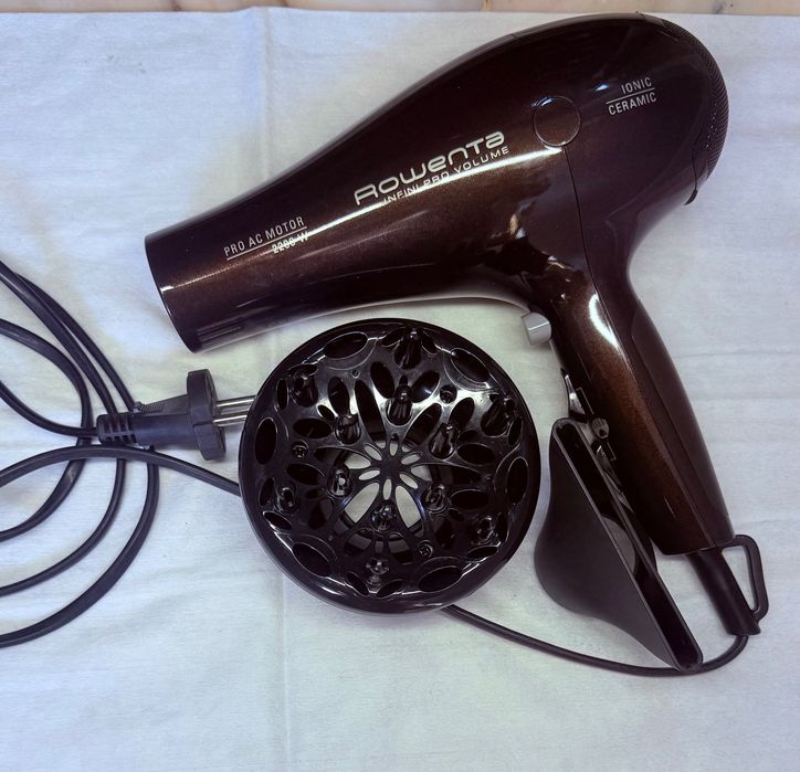 Secador de Cabelo Rowenta Infini Pro Volume 2200W (com Difusor e Concentrador)
