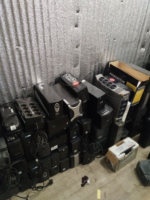 Безперебійники APC