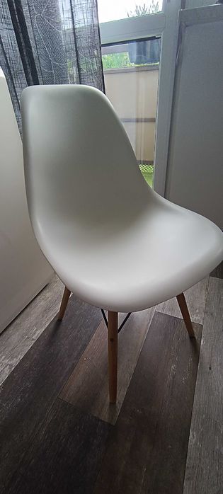 Krzesła białe 4 sztuki