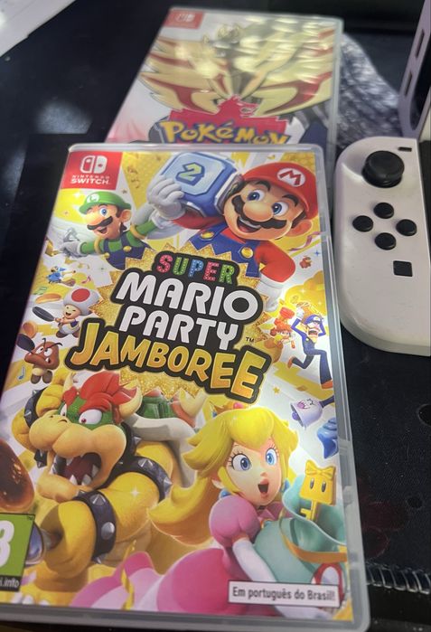 Nintendo switch Oled + 2 jogos + 2 joycons