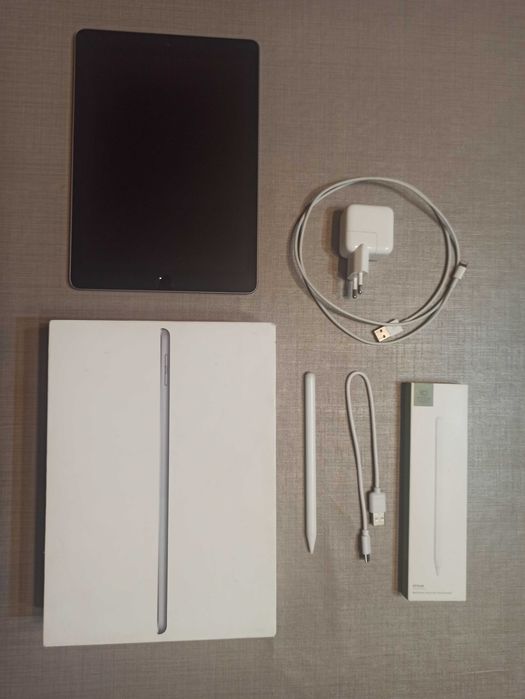 Tablet Apple iPad (6. generacji) 32 GB A1893 + Rysik
